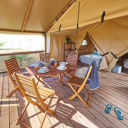 Camping Des Papillons Lalizolle エクステリア 写真