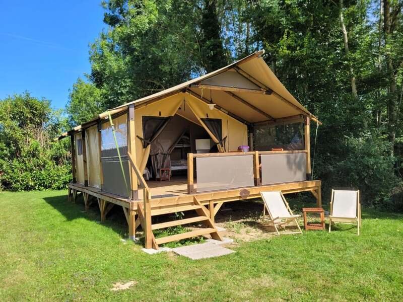 Camping Des Papillons Lalizolle エクステリア 写真
