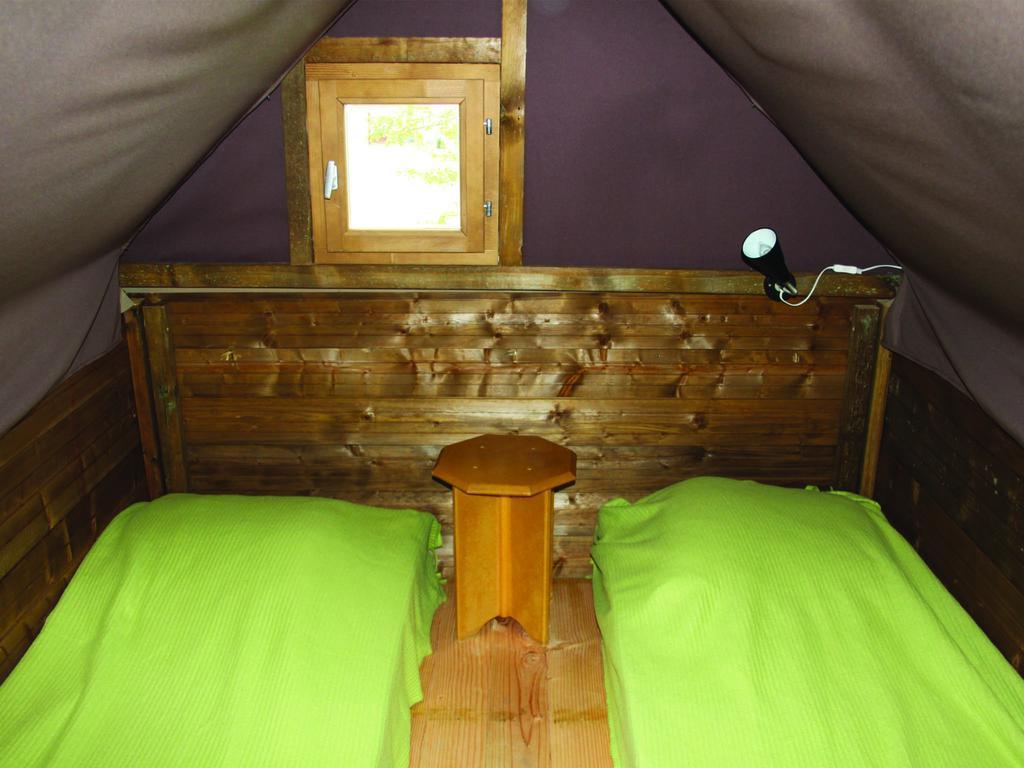 Camping Des Papillons Lalizolle エクステリア 写真