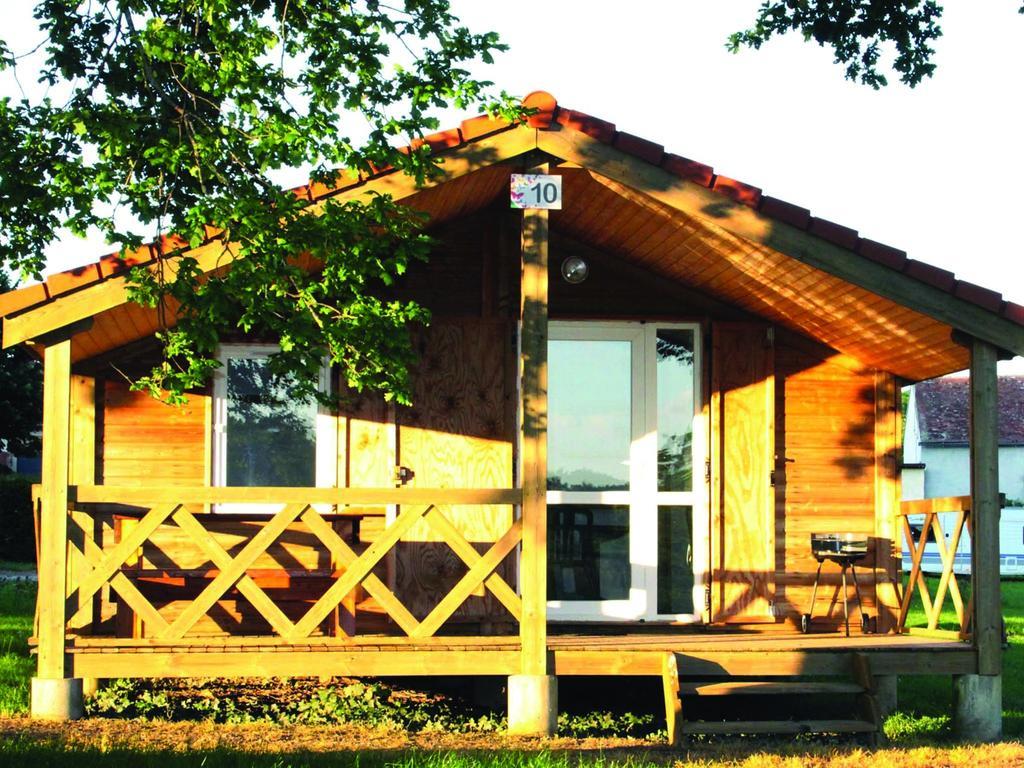 Camping Des Papillons Lalizolle エクステリア 写真