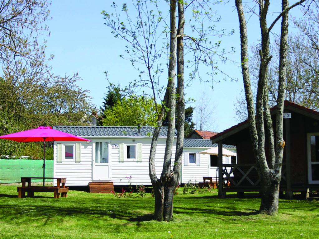 Camping Des Papillons Lalizolle エクステリア 写真