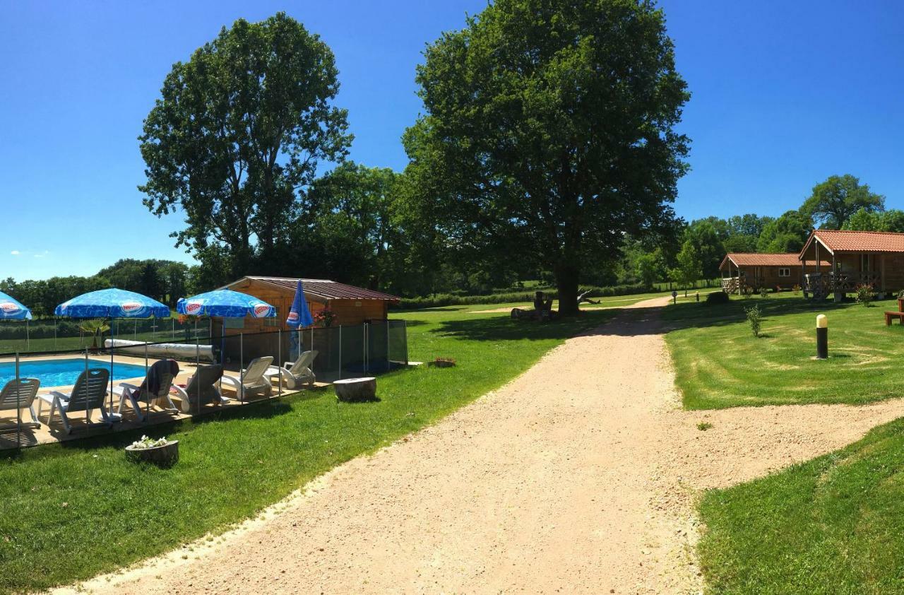 Camping Des Papillons Lalizolle エクステリア 写真