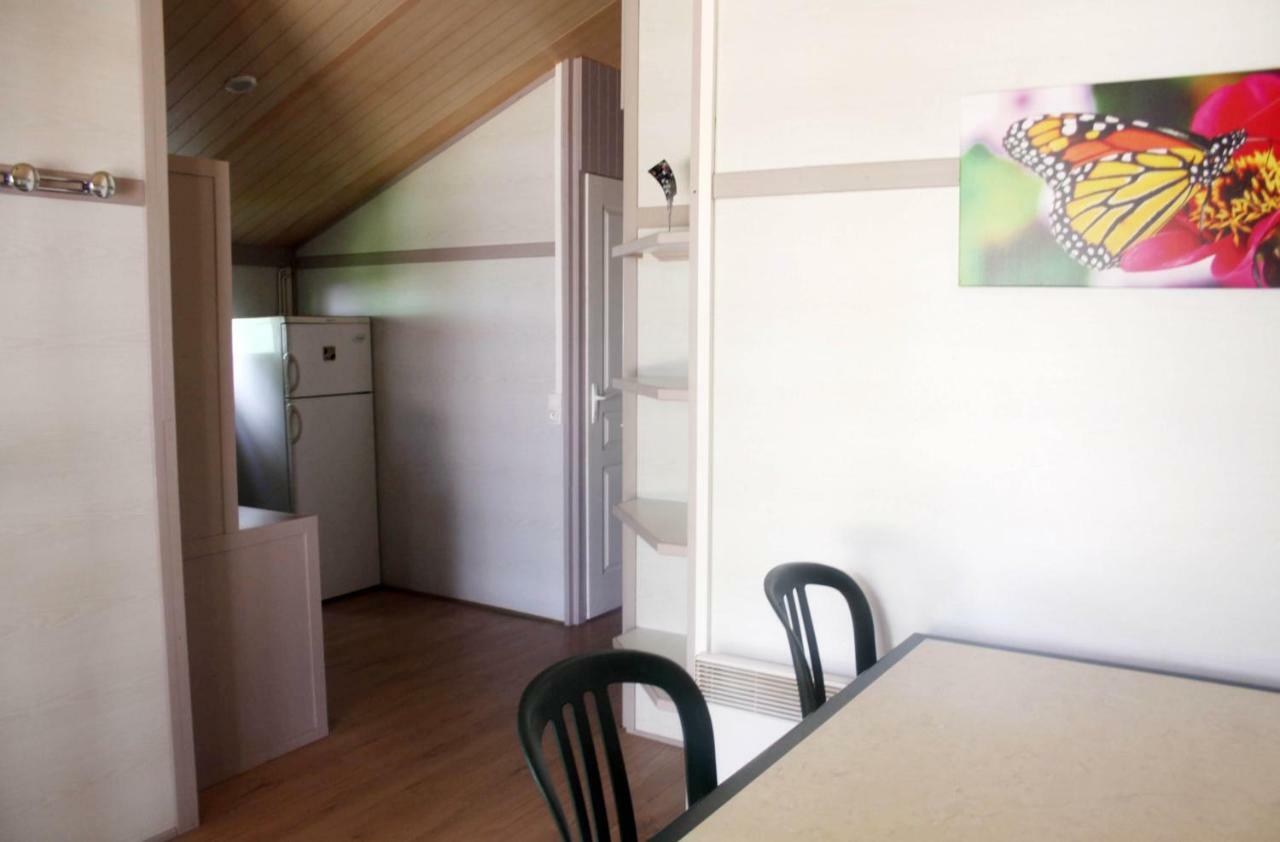 Camping Des Papillons Lalizolle エクステリア 写真