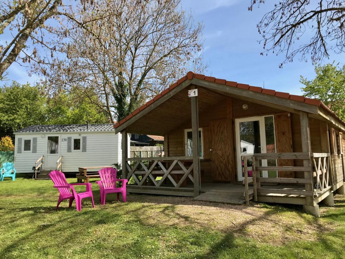 Camping Des Papillons Lalizolle エクステリア 写真